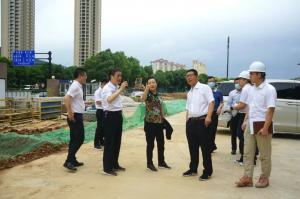 省煙草專賣局（公司）黨組書記、局長、總經理邱萍一行調研公司嘉匯商